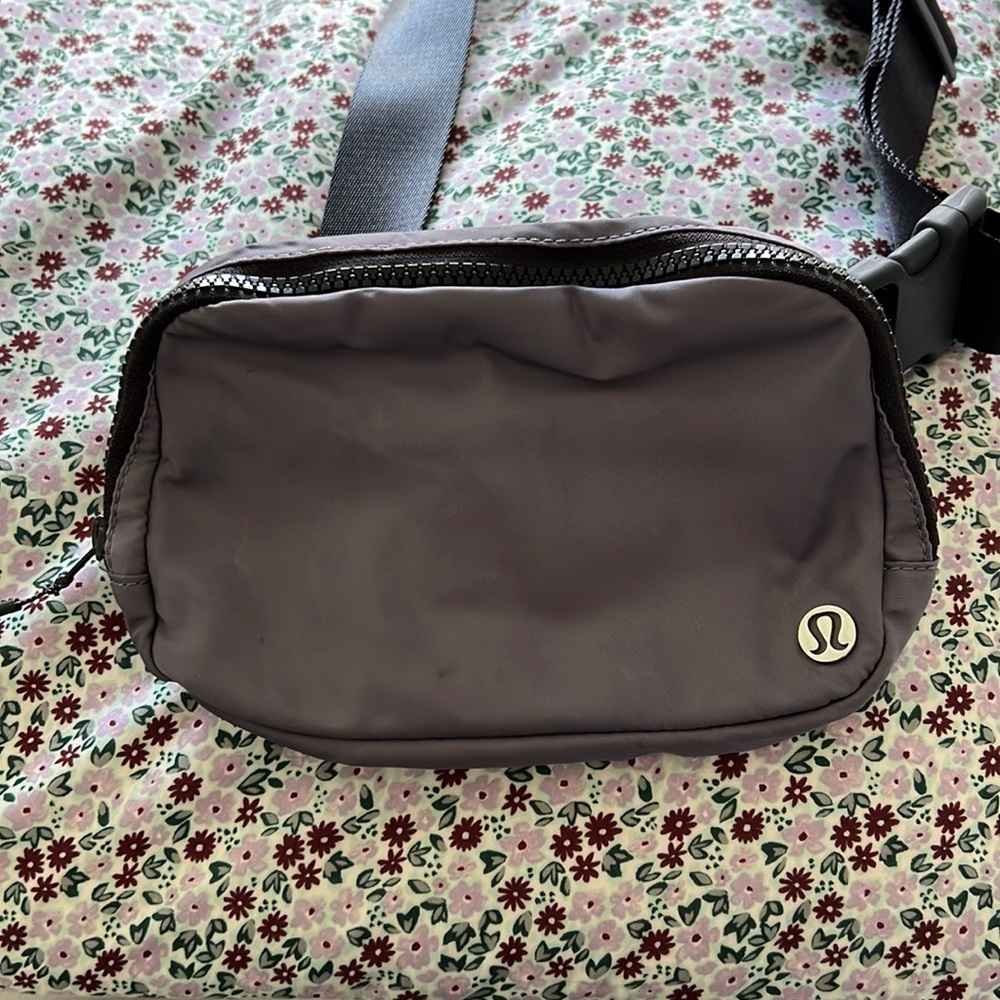 Lululemon belt bag